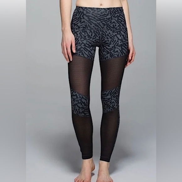 Lululemon Hot to Trot leggings - Picture 2 of 5